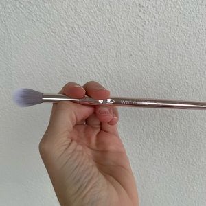 Wet and Wild highlighter brush